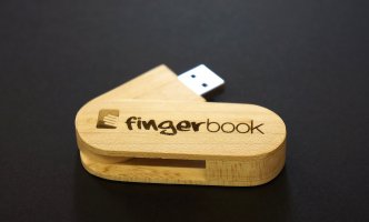 USB-Stick aus Holz mit Lasergravur